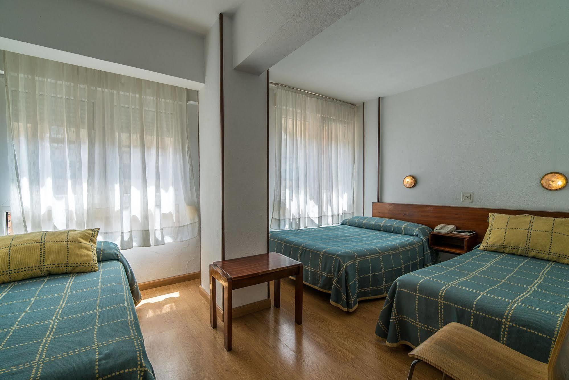Hostal Liebana Santander Exterior foto